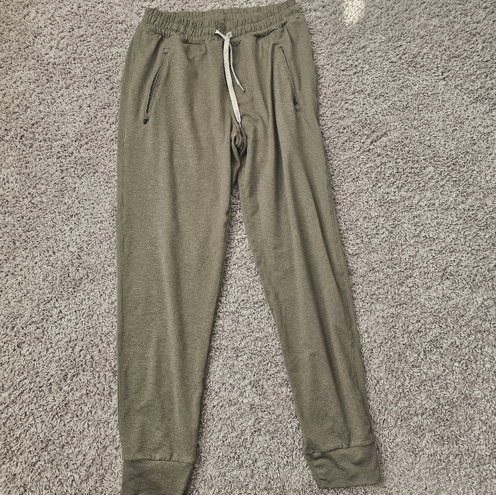 Vuori Men's Ponto Joggers Size Small Color Sage